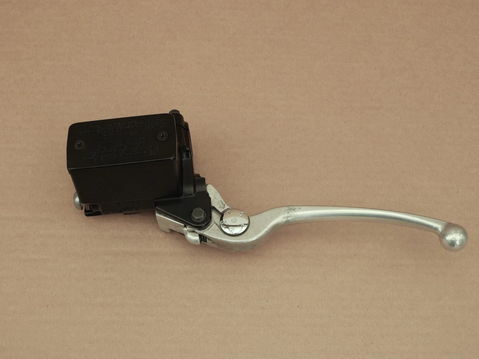 BMW C650GT C 650 GT 2018 - Cilindro maestro de freno trasero y palanca - 5.000 millas Foto 3 de 4