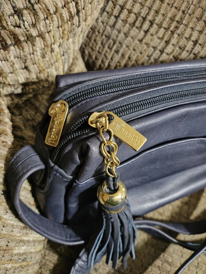 Bolso de hombro de cuero Tignanello bandolera borla suave encanto azul marino limpio  Foto 3 de 4