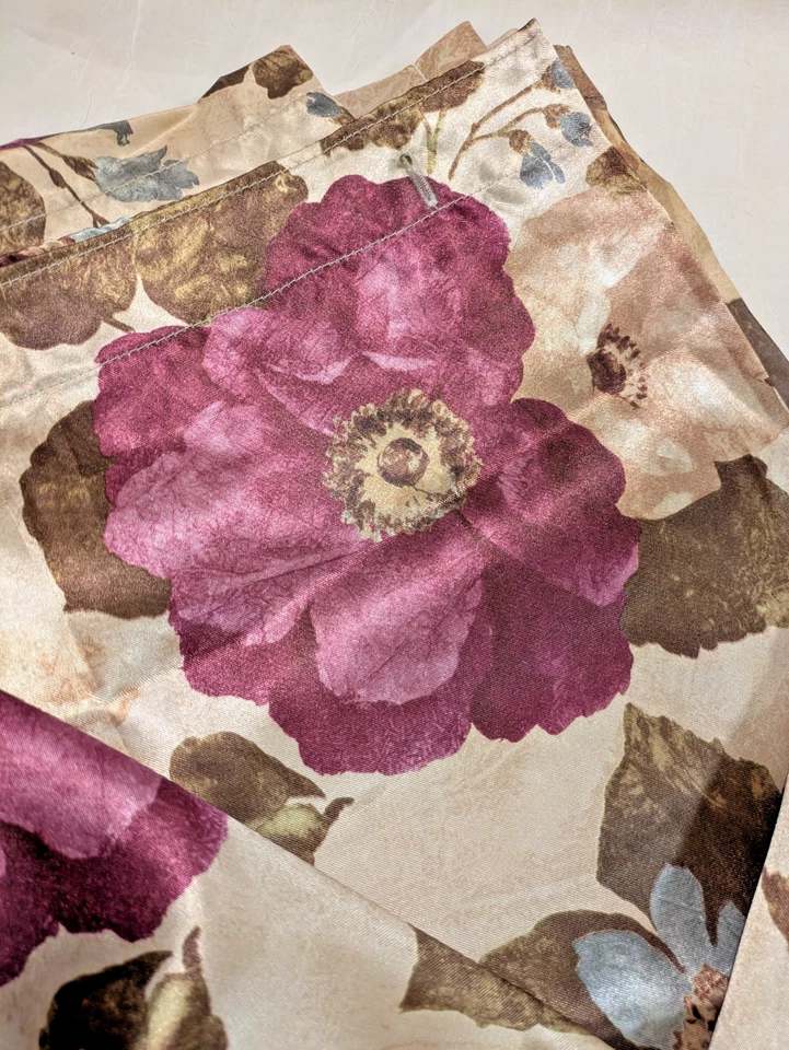 Cortina de ducha Bacova ciruela azul oliva floral sobre beige satinado 72x72 Foto 4 de 4