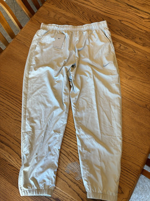 NWT Nike Dri-Fit Tapered Versatile Men's Pants Khaki Sz L FB7497-251