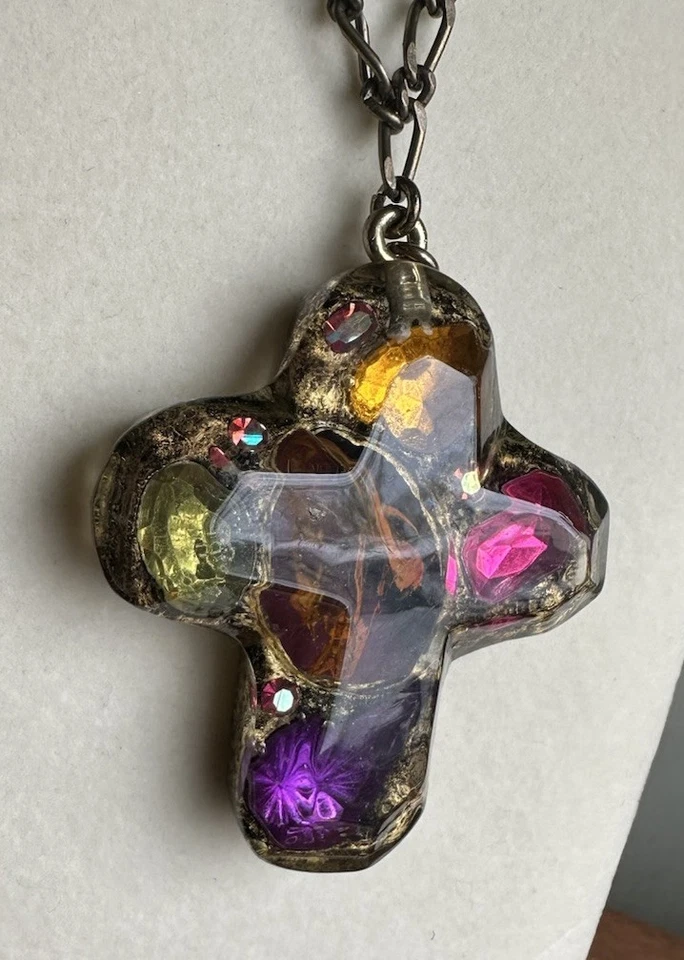 复古厚重亚克力十字项链黄铜色调链时髦艺术穿透明树脂 — 第 4/4 张图片