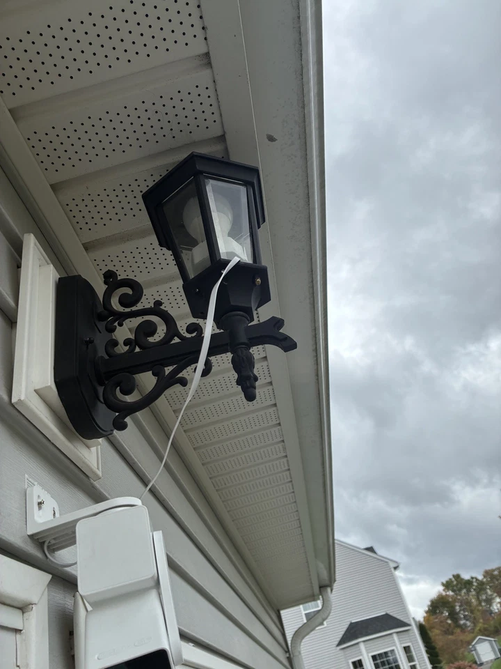 Wyze Can Pan V3 with Lamp Socket V2 - Image 2 of 4