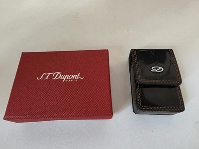 BRIQUET ST DUPONT PLAQUE OR + étui cuir noir siglé Dupont - Photo 1/4