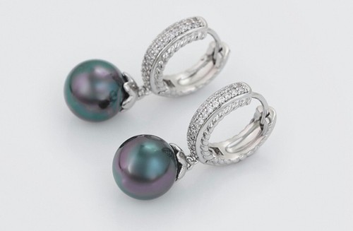 18ct White Gold GF Ladies Black Pearl Drop Earrings Made With Swarovski® Earring - Picture 2 of 3