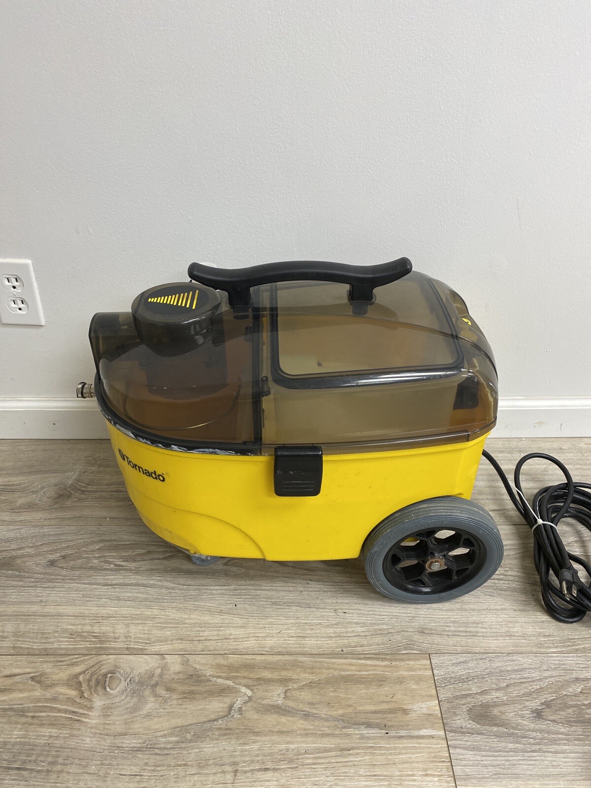 Tornado 98132 Portable Carpet Spotter 1.5 gallon Cleaner Steamer/Vacuum