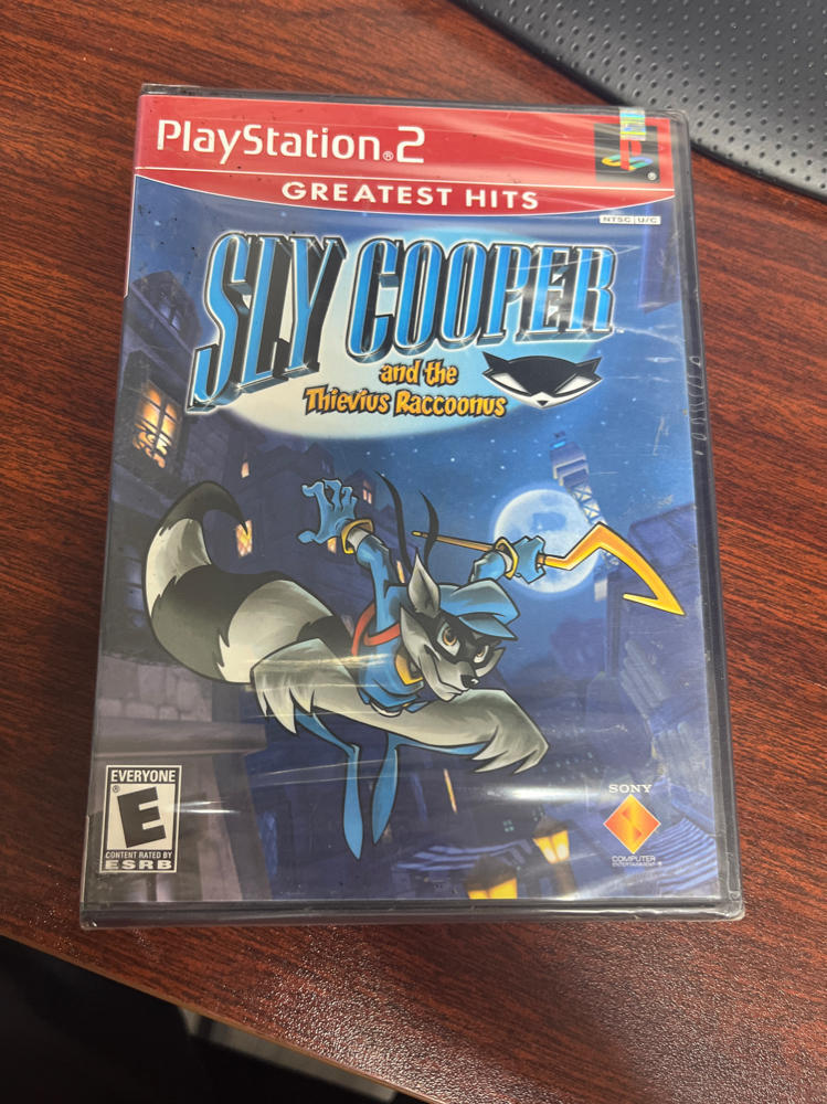 Sly Cooper and the Thievius Raccoonus [SCUS 97198] (U)