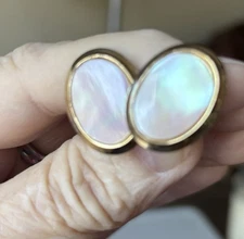 Cufflinks Mother Of Pearl Gold Tone Oval Vintage