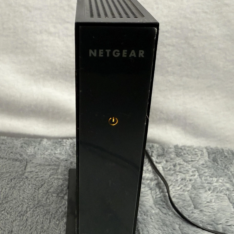 Router WiFi Netgear N300 WNR2000v4 Wireless-N Ethernet banda ancha Foto 2 de 4