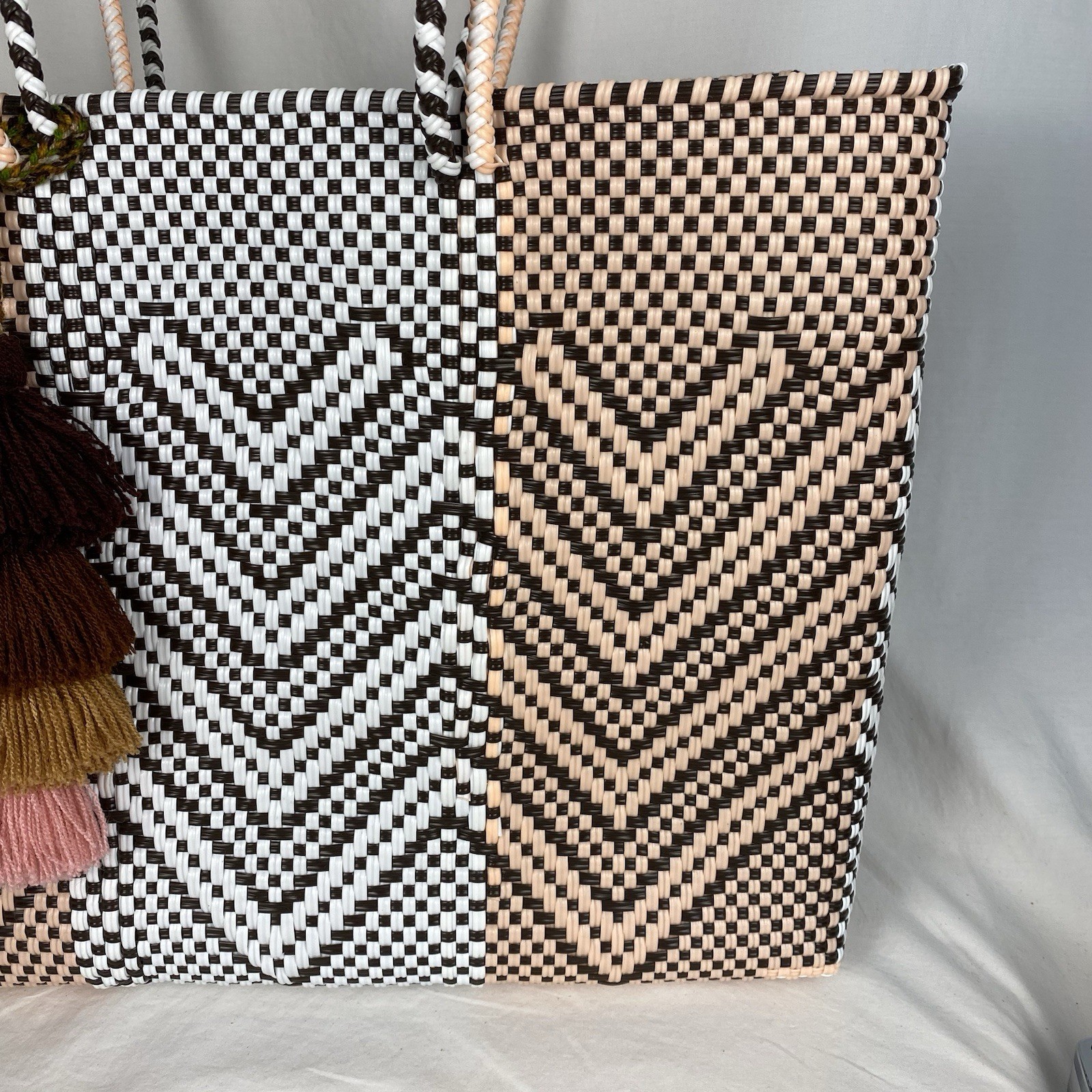 Oaxaca Mexico Hand Woven Recycled Plastic Market /Beach Tote Bag Pom-Pom Med