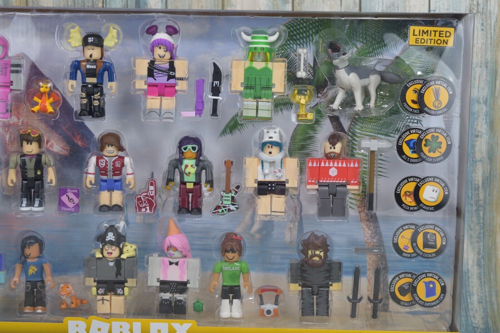 Roblox Toys Celebrity 20 Figure Pack Back In The Spotlight Limited Edition  Codes 191726413073