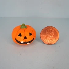 Dollhouse Miniature Halloween Jack-O-Lantern Pumpkin MUL5625
