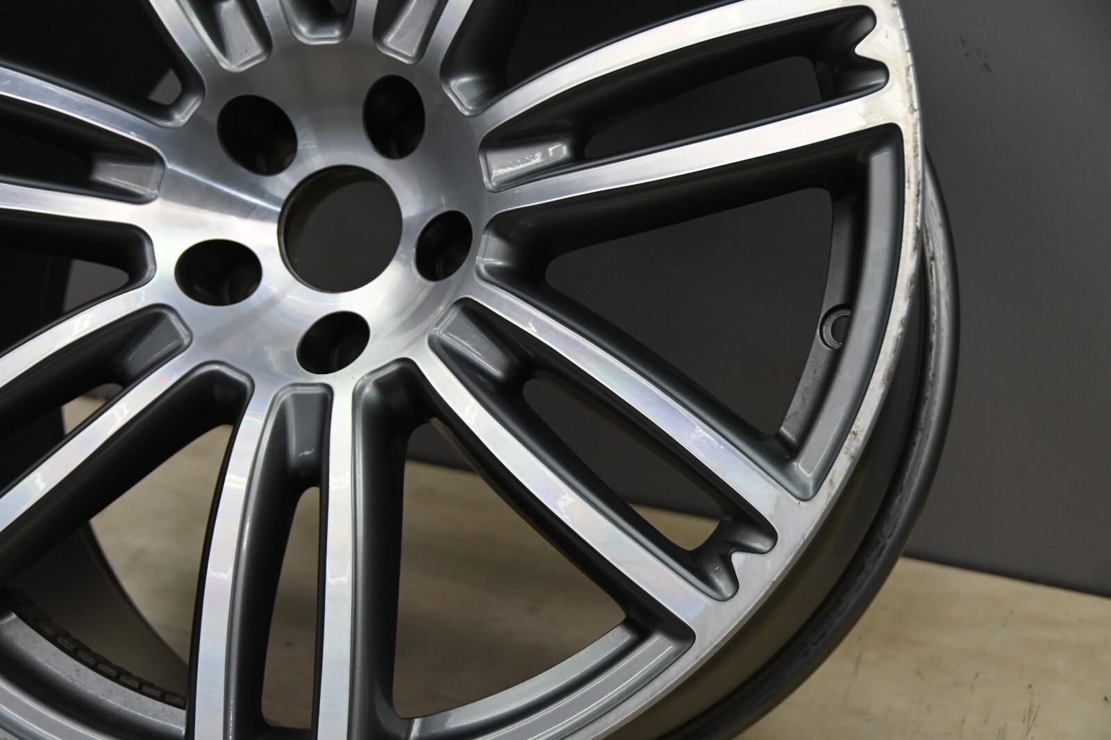 2014-2020 Maserati Ghibli 10.5x20 Rear Alloy Wheel Rim 670016860 OEM 14 15 16 17