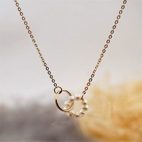 Tre File Della Collana Della Perla Naturale Su Bianco Fotografia Stock - Immagine Di Studio - Foto 10