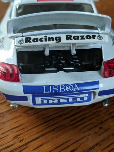 Bburago (1997) Porsche 911 Carrera 1/24 Scale Diecast Race Car Made in Italy - Picture 9 of 11