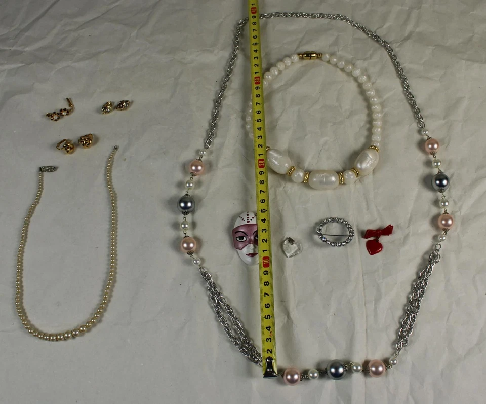 Konvolut Modeschmuck - Halsketten, Broschen, Anhänger, Ohrschmuck - 10 tlg. /334 - Bild 2 von 4