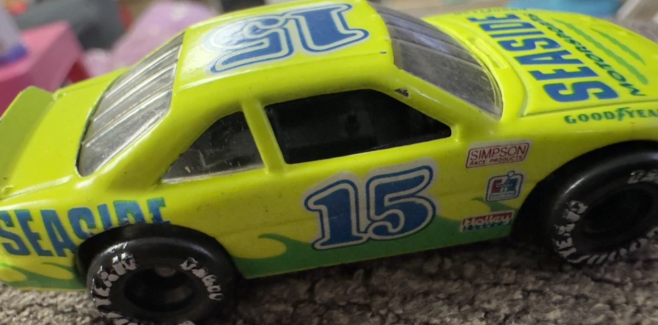 1993 MATCHBOX SUPERFAST MB 35 LIME GREEN PONTIAC STOCK CAR 15 SEASIDE MOTORSPORT - Image 4 of 4