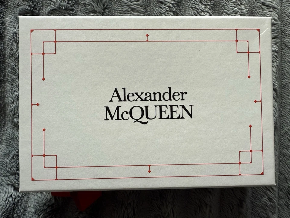 ALEXANDER McQUEEN REPEATED BLACK SKULLS ON TAN LEATHER CARDHOLDER=NEW= L👀K NOW! - Image 2 of 4