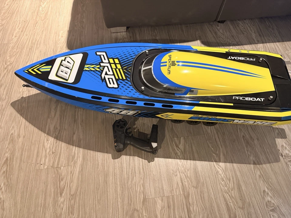 Pro Boat Sonicwake 48 дюймов 8s и совершенно новый прицеп Traxxas - Изображение 2 из 4