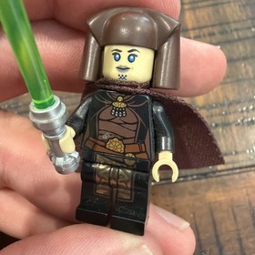 LEGO&reg; Star Wars Luminara Unduli Minifigure Sw0745 From Set 75151