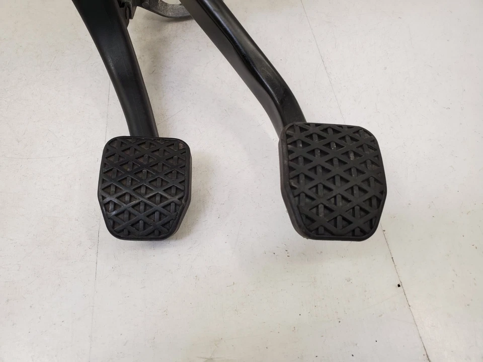 ✅ 07-13 OEM BMW E90 E92 E93 335 TRANSMISIÓN MANUAL Conjunto Pedal Freno Embrague Foto 2 de 4