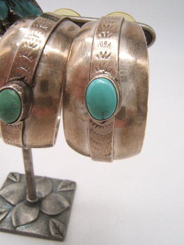 NATIVE AMERICAN NAVAJO STERLING SILVER HOOP EARRINGS TURQUOISE STONE LARGE WIDE - Picture 2 of 5