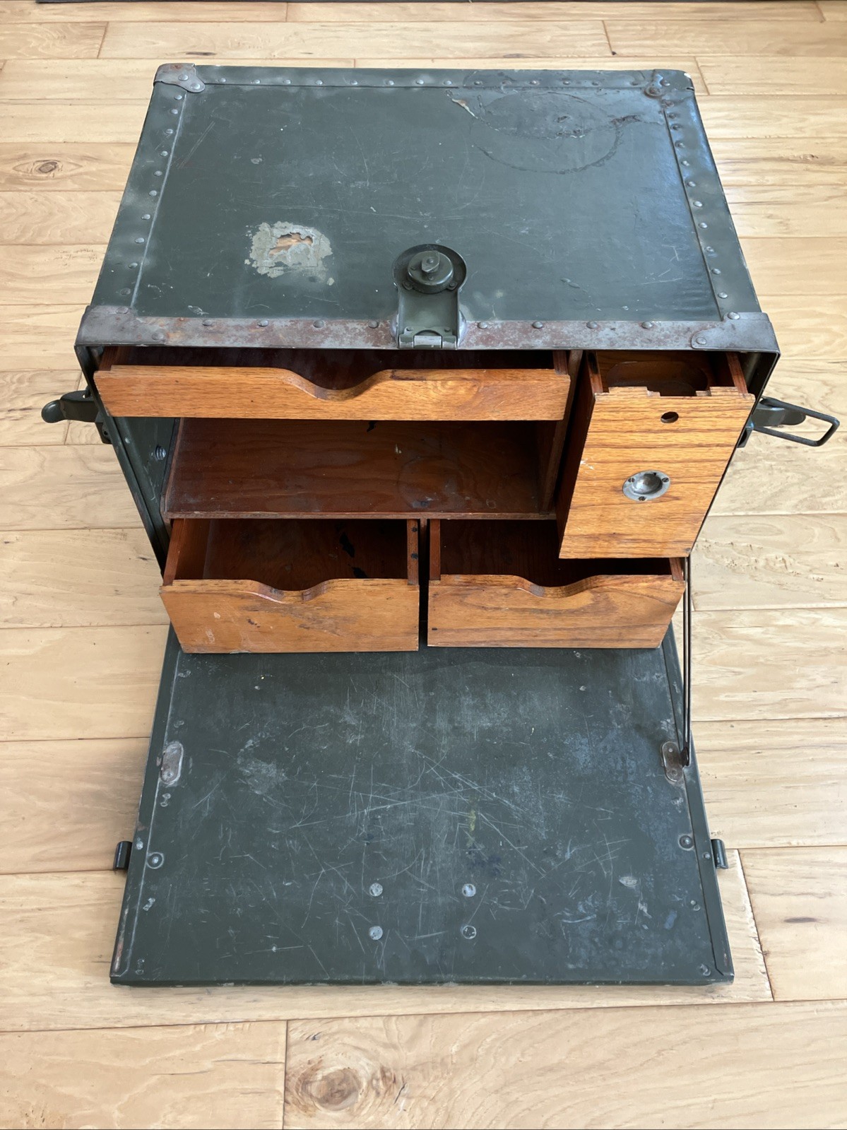 1944 WWII HERKERT & MEISEL TRUNK US Army Field Officers Portable Campaign Desk