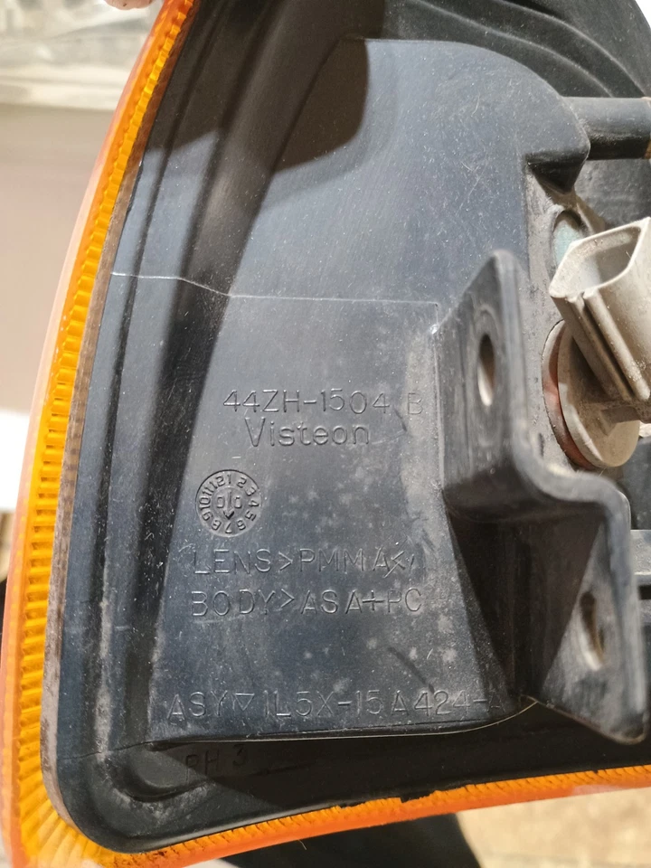 Conjunto de luz/señal de giro lateral derecha Ford Ranger 2001-2005 OEM 44ZH-1504-B Foto 3 de 3