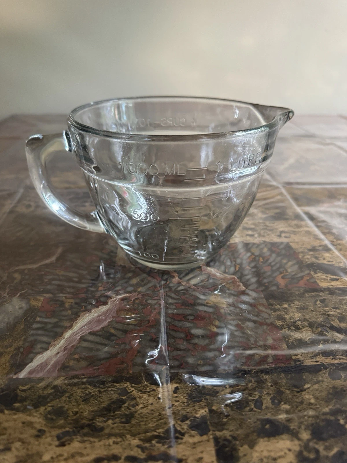 Pampered Chef Glass 4cup / 1liter measuring cup