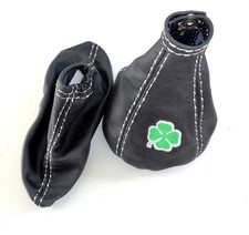 Alfa Romeo Mito Quatrefoil Schaltsack und Bremse Schwarzes Leder Grauen Nähten