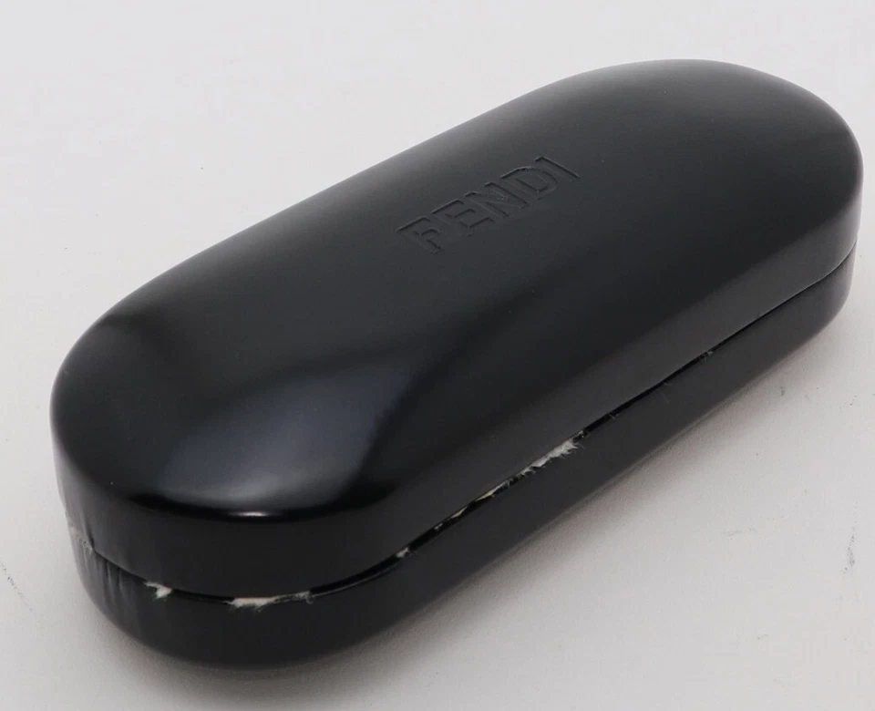 GAFAS DE SOL FENDI CLAMSHELL NEGRAS ESTILO ESTUCHE RÍGIDO Foto 4 de 4