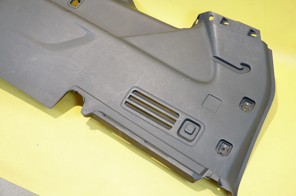 🔅2018-2021 Chevrolet TRAVERSE OEM PASSAGEIRO LATERAL QUARTO PAINEL DE ACABAMENTO TRASEIRO INFERIOR - Imagem 2 de 4