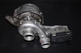 ORIGINAL Turbolader Audi A8 4.0 TDI W18 202 Kw 275 PS inkl. Hella A45