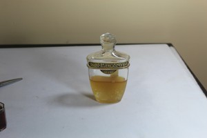 Vintage-Guerlain-Stilboide-Sous-Le-Vent-beautiful-Rare-Collectible-bottle