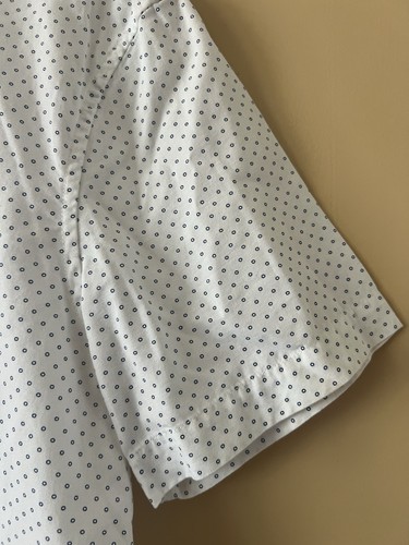 Camisa de hombre American Eagle manga corta con botones grande a lunares blanca/azul - Imagen 6 de 11