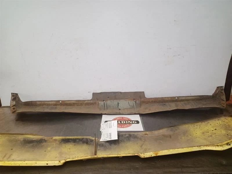 *DENTS* Front and Rear Lower Valance from 1972 Dodge DART 9389069 - Imagem 4 de 4