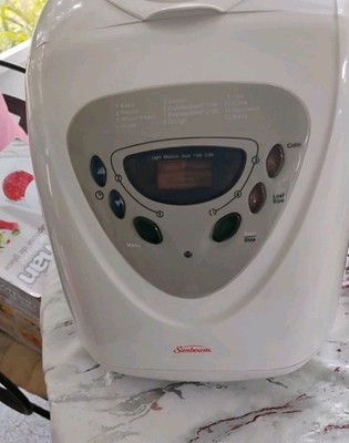 Bread maker Sunbeam,12 Settings Never Used 2lbs Of Bread And  Cakes 