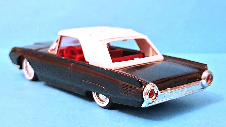 SOLIDO n.4504 - FORD THUNDERBIRD (1961) - 1/43 [NDL25] - Immagine 4 di 4