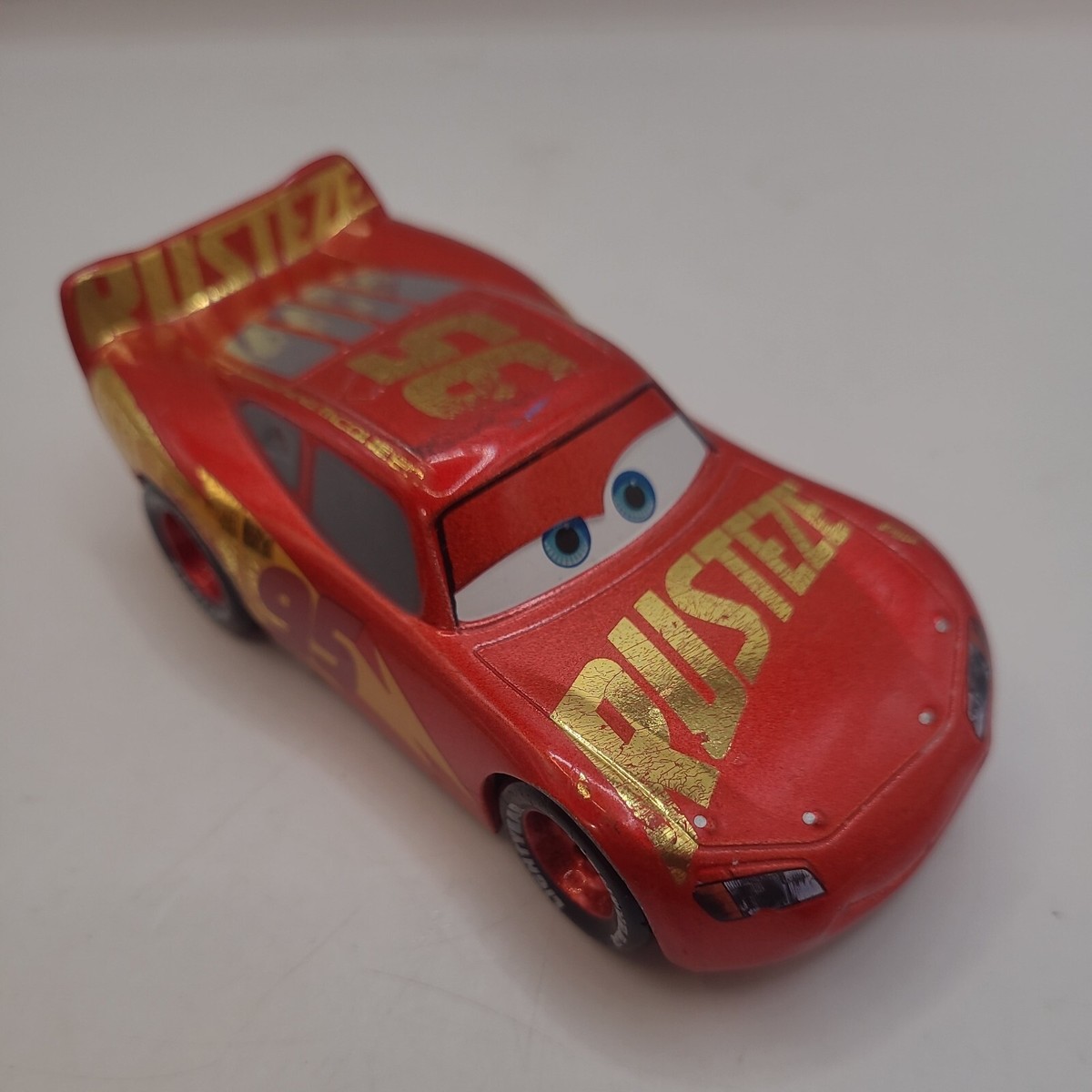 Disney Pixar Cars Lightning McQueen 1:43 Scale Rust Eze 95