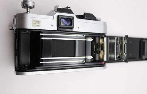 Canon FTb QL analoge Spiegelreflexkamera 35 mm + Vivitar 135 mm Objektiv – Vintage, getestet funktioniert - Bild 15 von 24