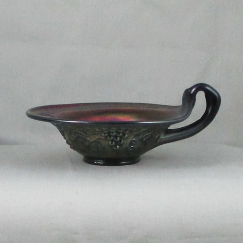 NORTHWOOD GRAPE & CABLE AMETHYST CARNIVAL GLASS WHIMSY NAPPY PIN DISH ROUND - Picture 4 of 4