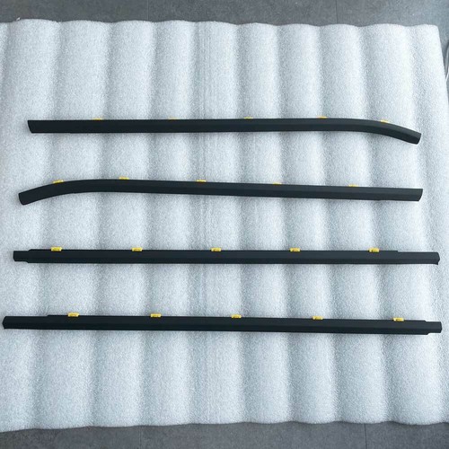 OEM Outside Door Weatherstrip Belt 4p 1set for 2008 2011 Hyundai i30 - Picture 1 of 6