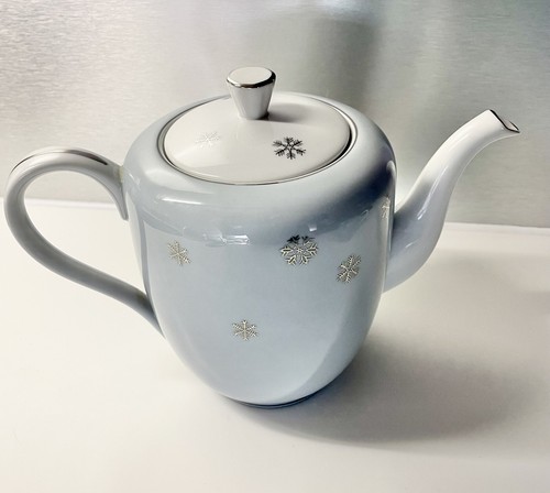 Seyei Fine China Nagoya Japan Snowy Snowflakes 3514 Teapot & Creamer. - Picture 7 of 10