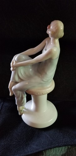 Vintage ROYAL DOULTON Porcelain FLIRTATION Reflections FIGURINE- 1985 EUC - Picture 4 of 9