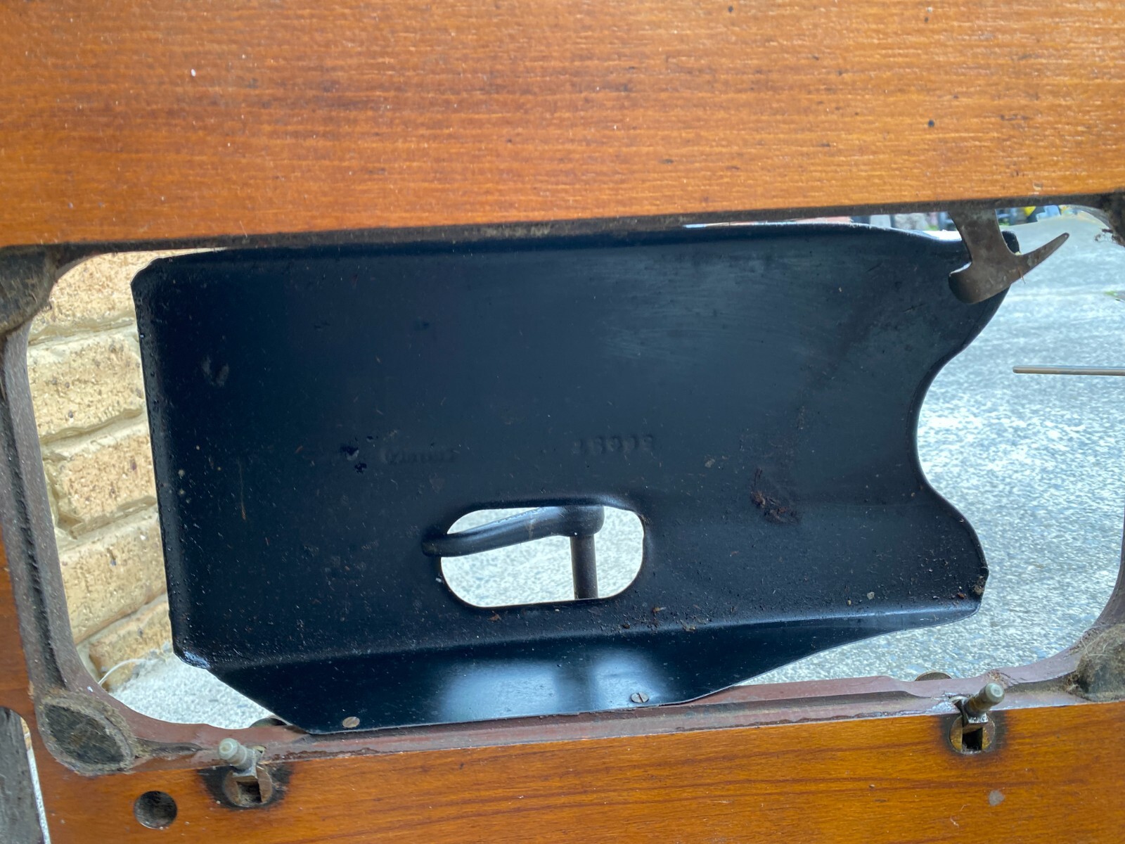 SINGER SEWING MACHINE OIL TRAY AND KNEE PRESSER FOOT LEVER UNIT ONLY eBay