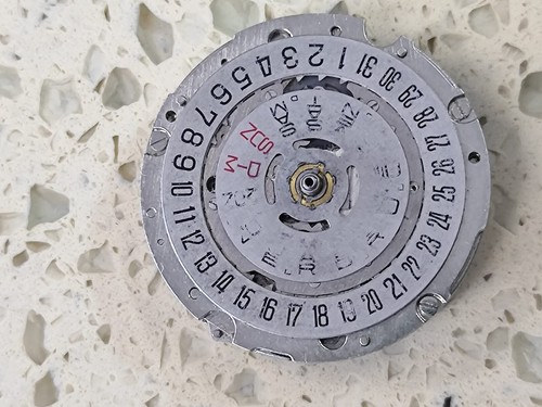 Original CITIZEN 8110A InComplete movement For Parts Not work Used - Picture 5 of 5