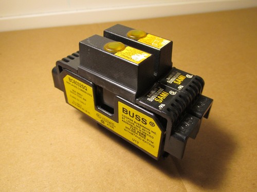 Fuse Holder Bussmann BC6032SQ, Fuse Cover SAMI-71 X2, and Fuses FNQ-R-2 X2 - Picture 1 of 5