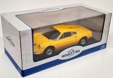 MINIATURE 1/18 MCG FERRARI