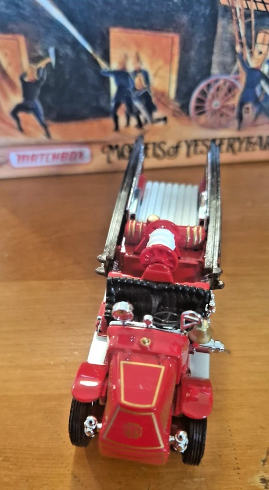 Matchbox Modell YFE01- 1920 Mack AC OVP - Bild 2 von 4
