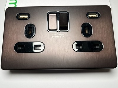 2 x Schneider Doppelstecker Buchse, 2 x USB A Dunkelbronze Schwarz Ultimate Schraubenlos