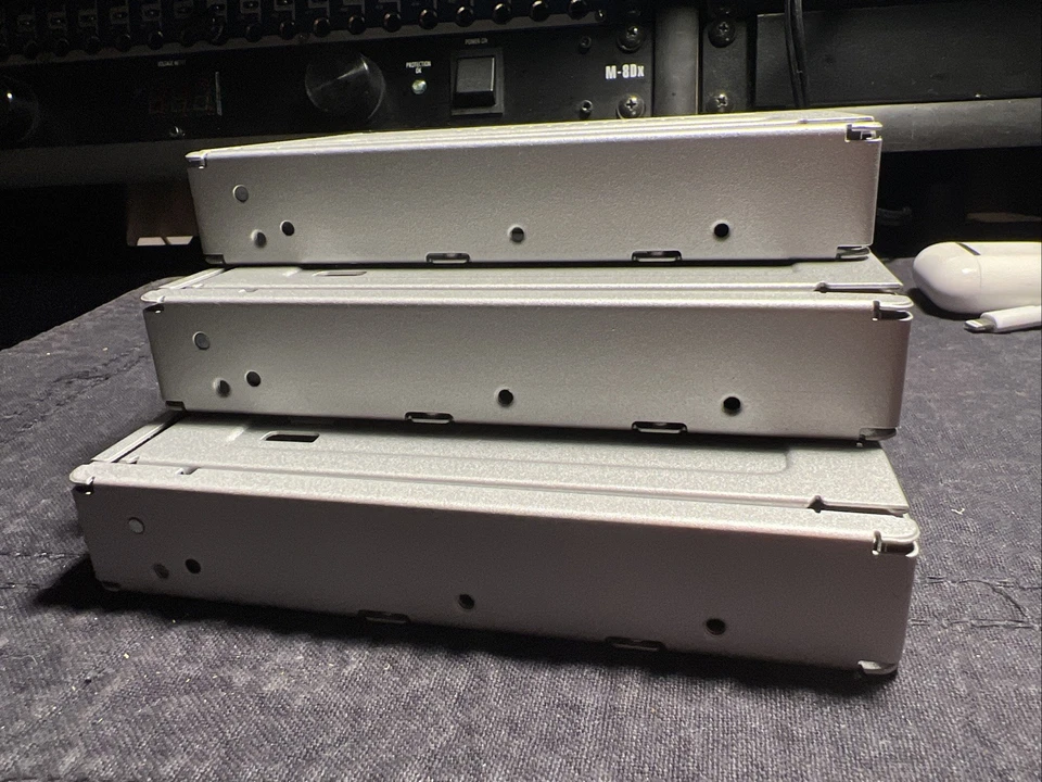 ICY DOCK Enterprise Full Metal 2.5" to 3.5" SATA HDD & SSD Conversion tested - Image 4 of 4